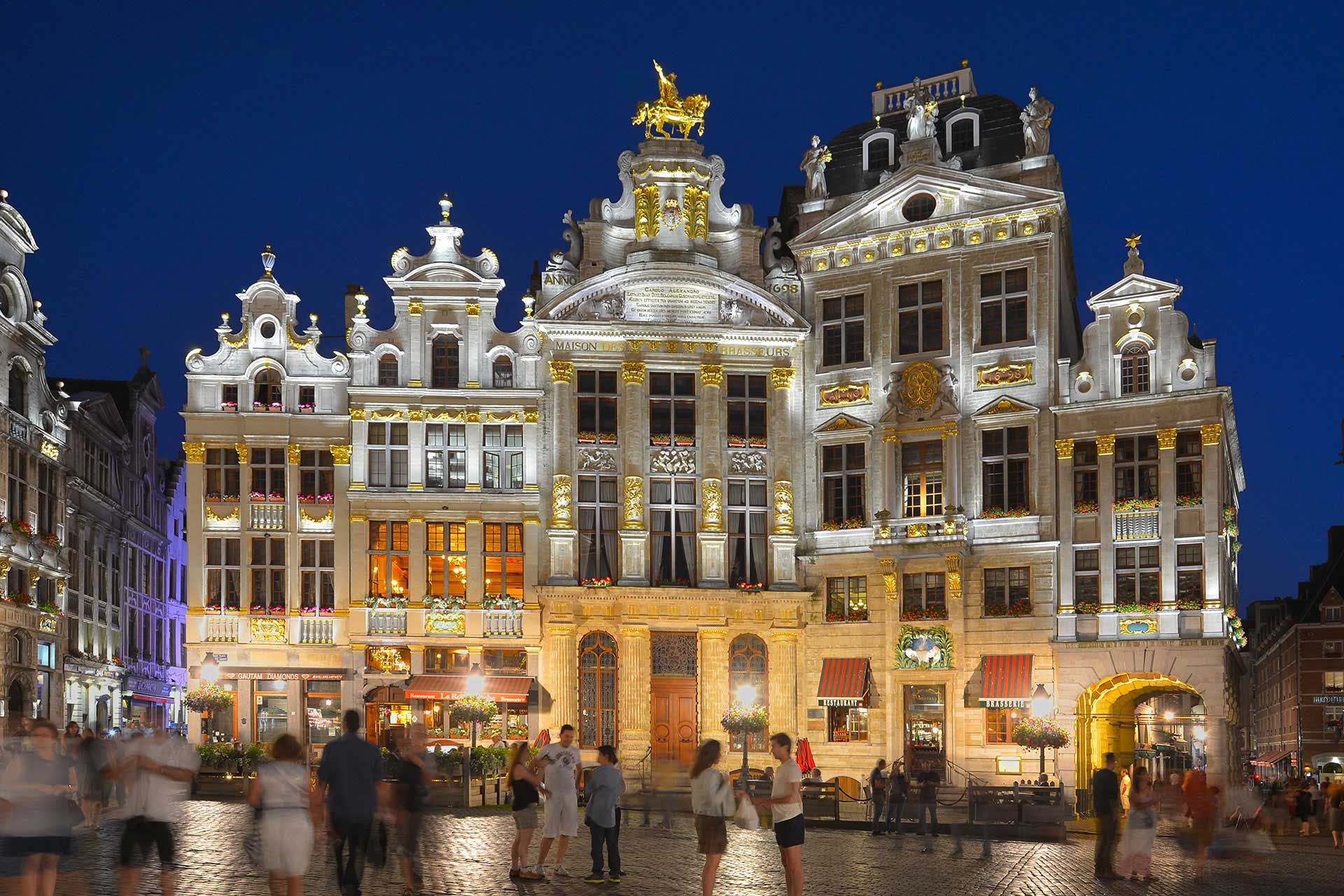 Led Lighting Creates Magical Nocturnal Ambiance For Grand Place Schreder